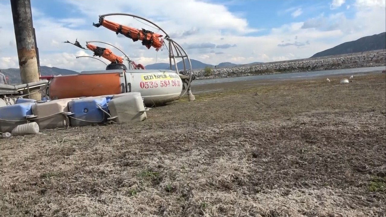 Foto - Tekneler karaya oturdu balıkçılık bitiyor 