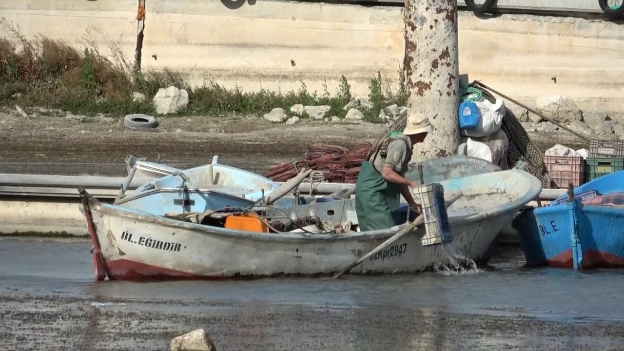 Foto - Tekneler karaya oturdu balıkçılık bitiyor 