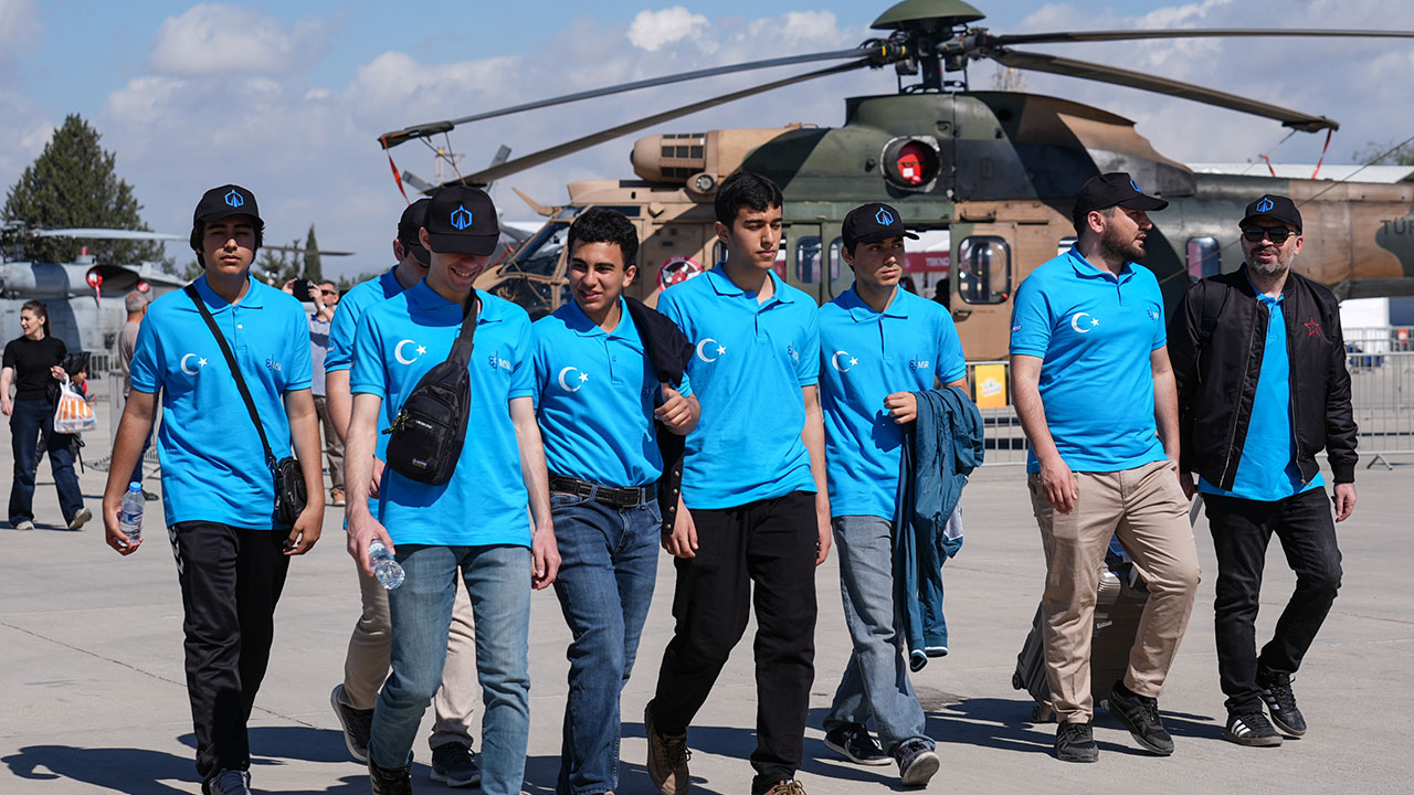 Foto - ‘TEKNOFEST çağdışı’ demişti! Heykelci laik kadın bu rakamı duymasın