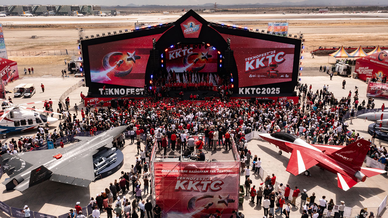 Foto - ‘TEKNOFEST çağdışı’ demişti! Heykelci laik kadın bu rakamı duymasın