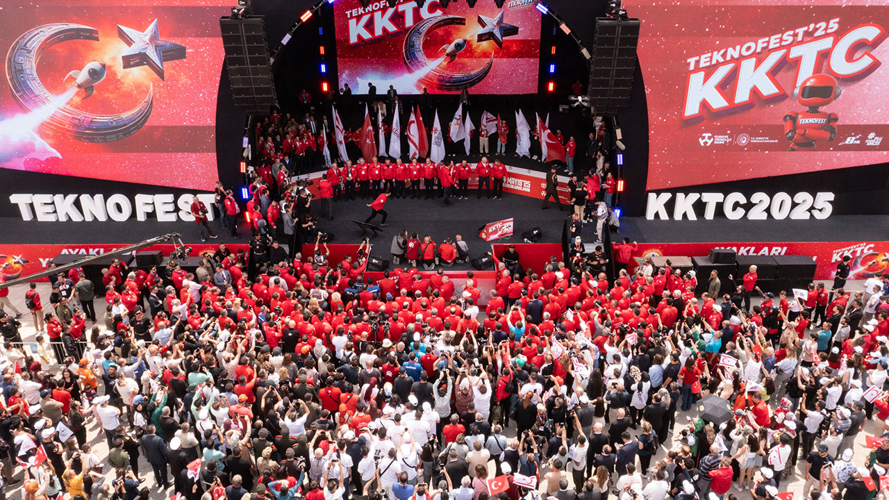 Foto - ‘TEKNOFEST çağdışı’ demişti! Heykelci laik kadın bu rakamı duymasın