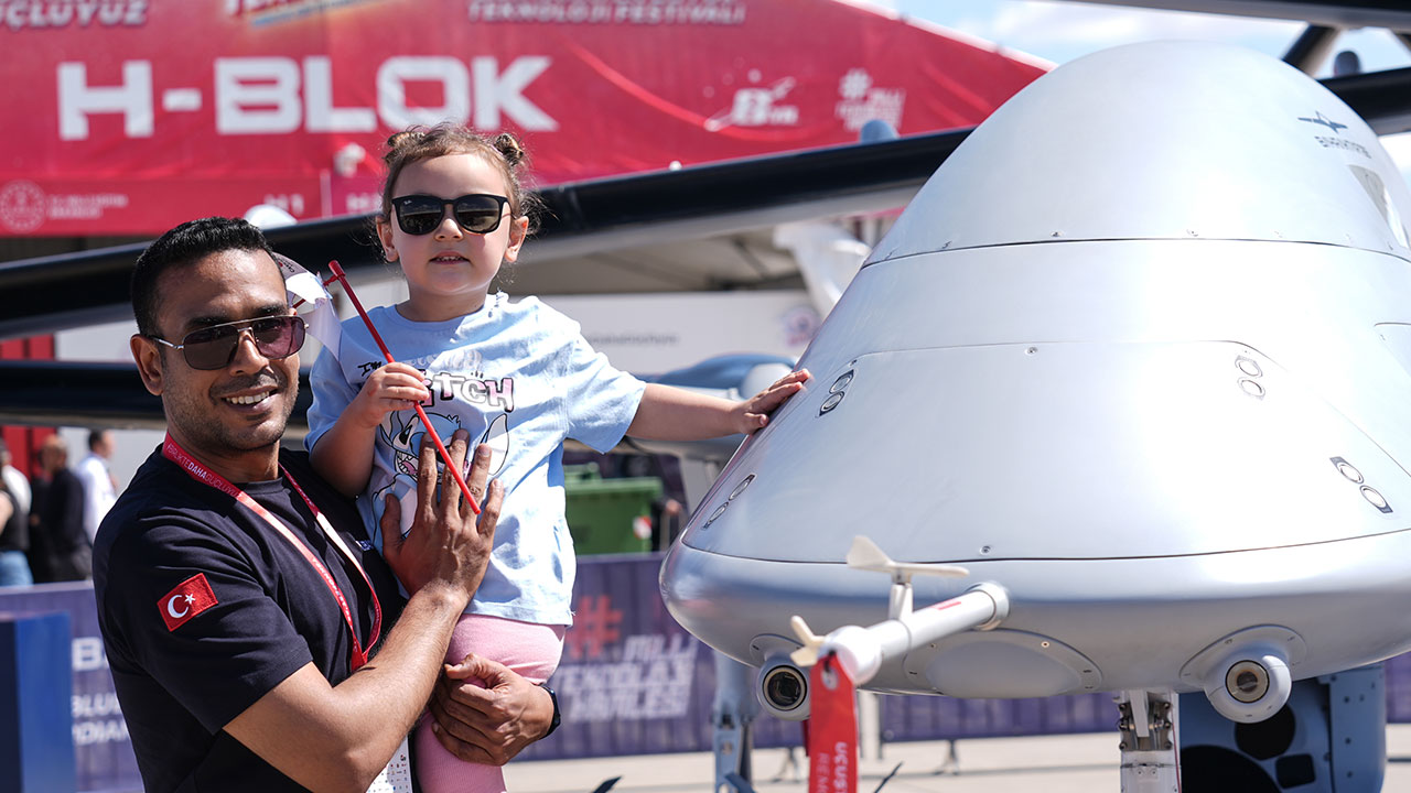 Foto - ‘TEKNOFEST çağdışı’ demişti! Heykelci laik kadın bu rakamı duymasın