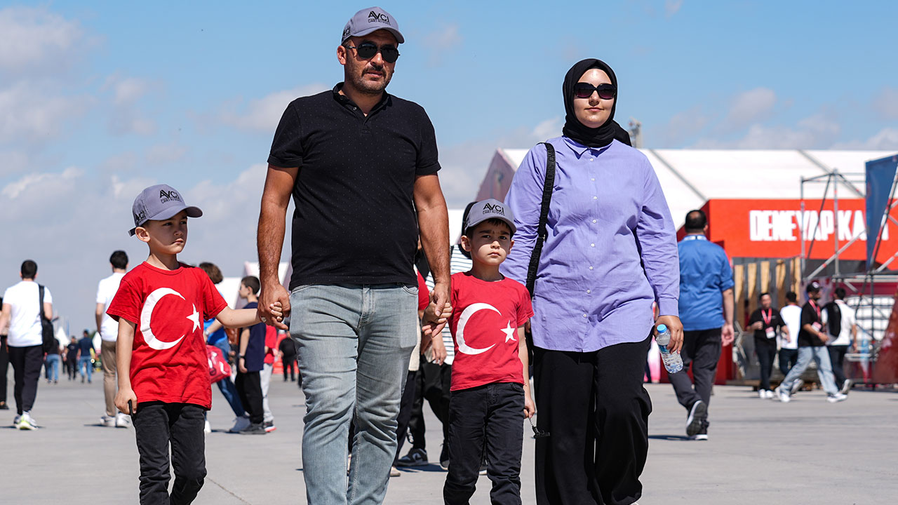 Foto - ‘TEKNOFEST çağdışı’ demişti! Heykelci laik kadın bu rakamı duymasın