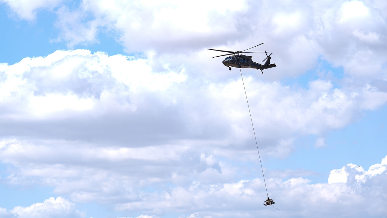 Foto - ‘TEKNOFEST çağdışı’ demişti! Heykelci laik kadın bu rakamı duymasın