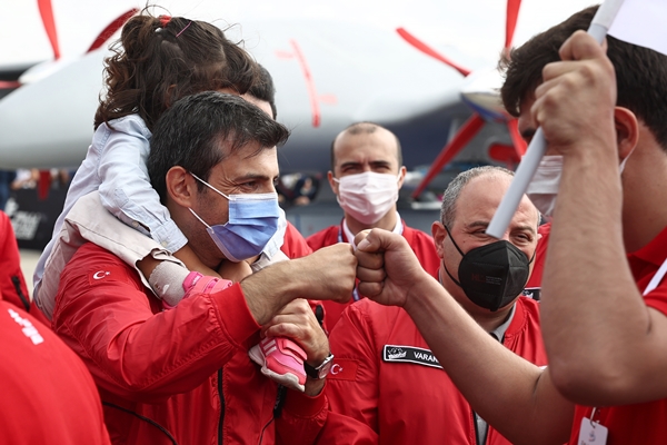 Foto - TEKNOFEST coşkusu Bayraktar'ın bu sözleriyle başladı: Dönmek yok