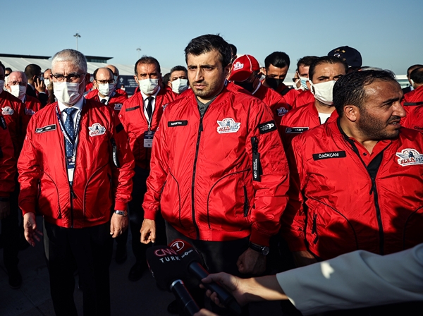 TEKNOFEST coşkusu Bayraktar'ın bu sözleriyle başladı: Dönmek yok
