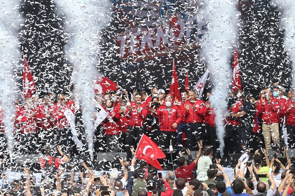 Foto - TEKNOFEST coşkusu Bayraktar'ın bu sözleriyle başladı: Dönmek yok