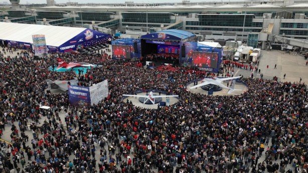 Foto - TEKNOFEST kime ne mi katıyor? Emin Çapa şu çocuklar kadar olamadı