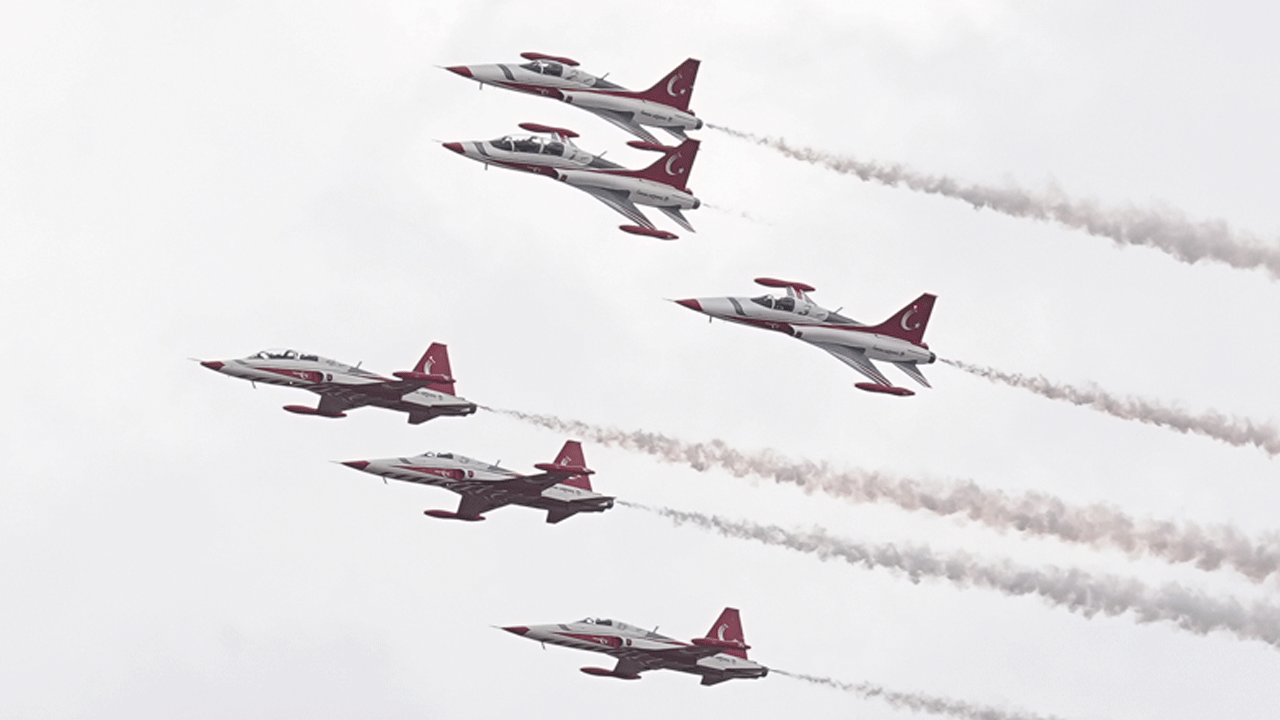 Foto - TEKNOFEST KKTC panikletti: Türk savaş jetleri FIR hattını parçaladı