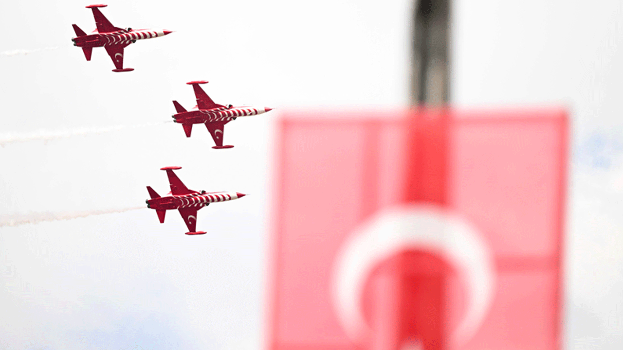 Foto - TEKNOFEST KKTC panikletti: Türk savaş jetleri FIR hattını parçaladı