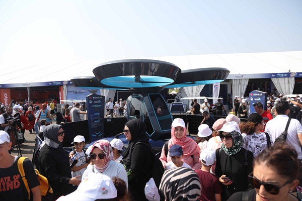 Foto - TEKNOFEST'e damga vurdu! Türkiye'nin ilk uçan arabası Cezeri'ye yoğun ilgi