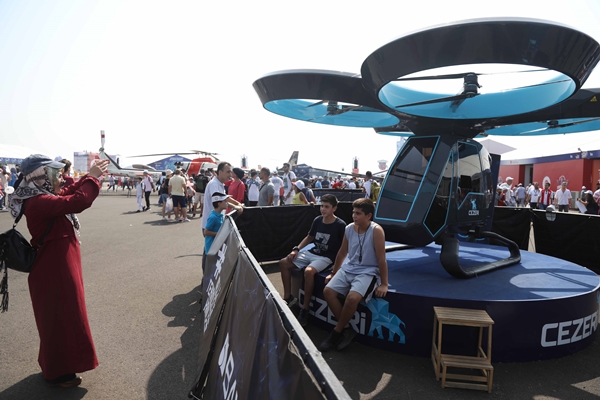 Foto - TEKNOFEST'e damga vurdu! Türkiye'nin ilk uçan arabası Cezeri'ye yoğun ilgi