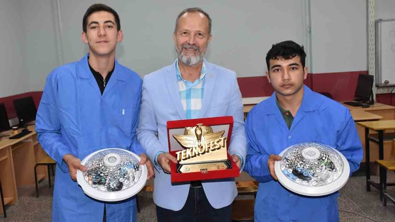 Foto - Teknofest’te zirveye çıktı: Öğrencilerden depremde hayat kurtaran sistem