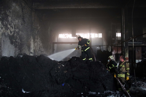 Foto - Tekstil atölyesinde korkutan yangın