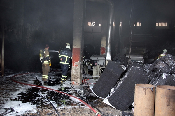 Foto - Tekstil atölyesinde korkutan yangın