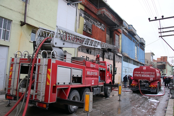 Foto - Tekstil atölyesinde korkutan yangın