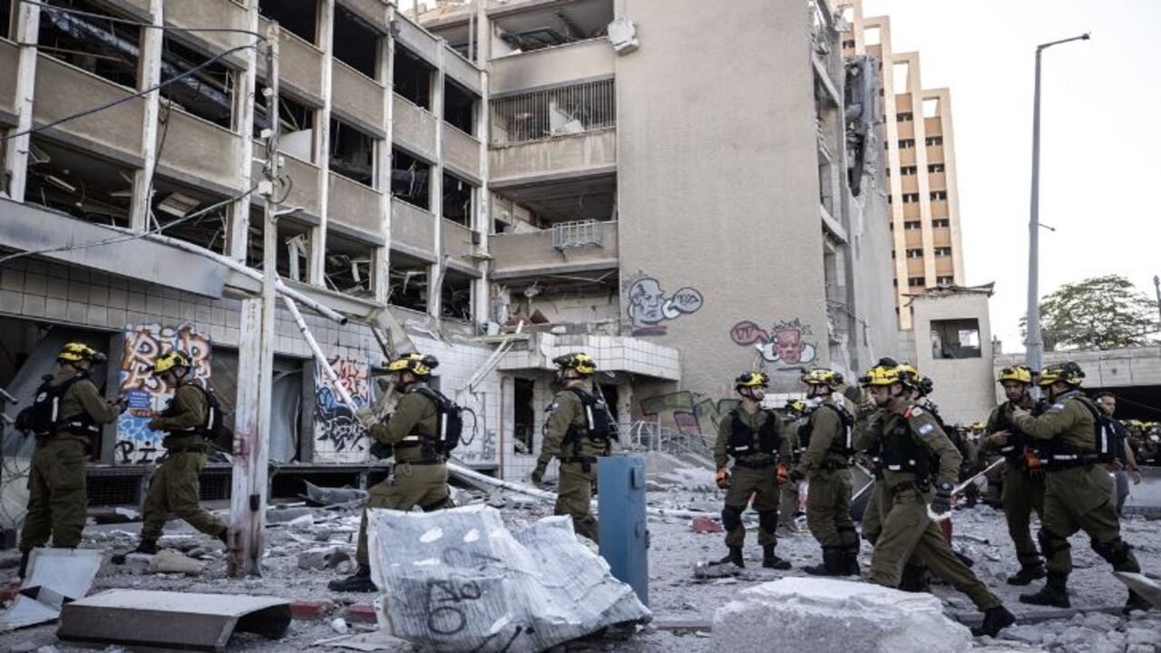 Foto - Tel Aviv Gazze'ye döndü! İran'ın İsrail'e saldırısından ilk kareler.... 