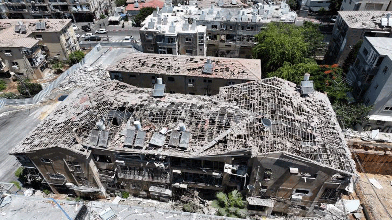 Tel Aviv Gazze'ye döndü! İran'ın İsrail'e saldırısından ilk kareler.... 