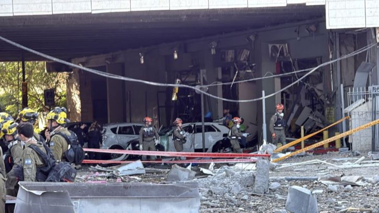 Foto - Tel Aviv Gazze'ye döndü! İran'ın İsrail'e saldırısından ilk kareler.... 