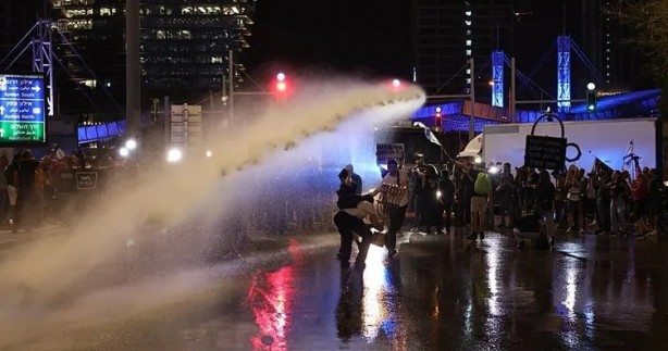 Tel Aviv sokakları bir kez daha karıştı! Katil Netanyahu'ya büyük öfke