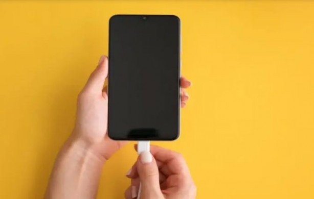 Foto - Telefon bataryaları neden sadece bir gün dayanıyor?