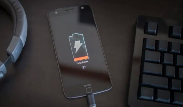 Foto - Telefon bataryaları neden sadece bir gün dayanıyor?