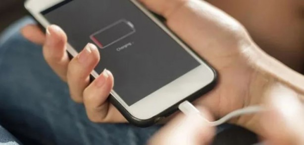 Foto - Telefon bataryaları neden sadece bir gün dayanıyor?