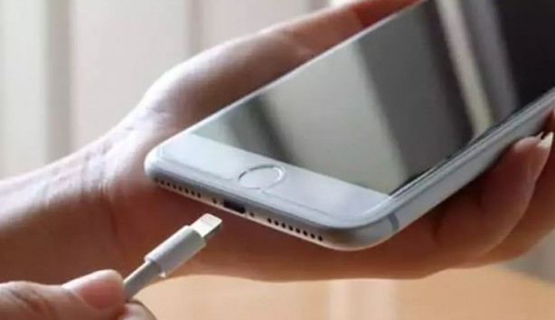 Foto - Telefon bataryaları neden sadece bir gün dayanıyor?