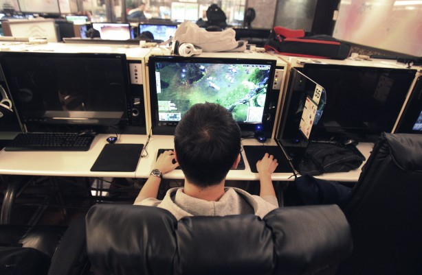 Foto - Telefon ve bilgisayar ekranlarından gelen mavi ışık sağlığı nasıl etkiliyor?