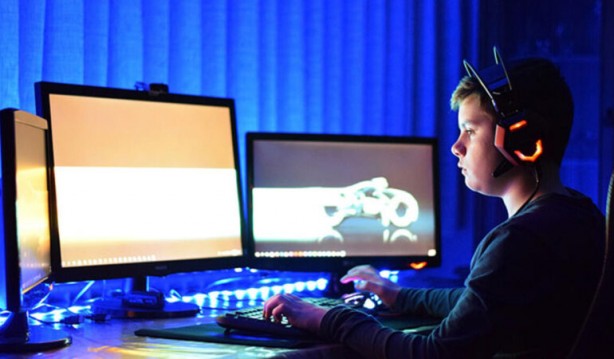 Foto - Telefon ve bilgisayar ekranlarından gelen mavi ışık sağlığı nasıl etkiliyor?