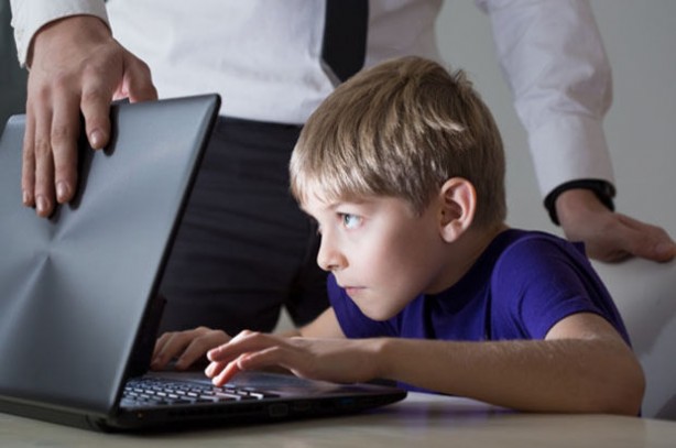 Foto - Telefon ve bilgisayar ekranlarından gelen mavi ışık sağlığı nasıl etkiliyor?