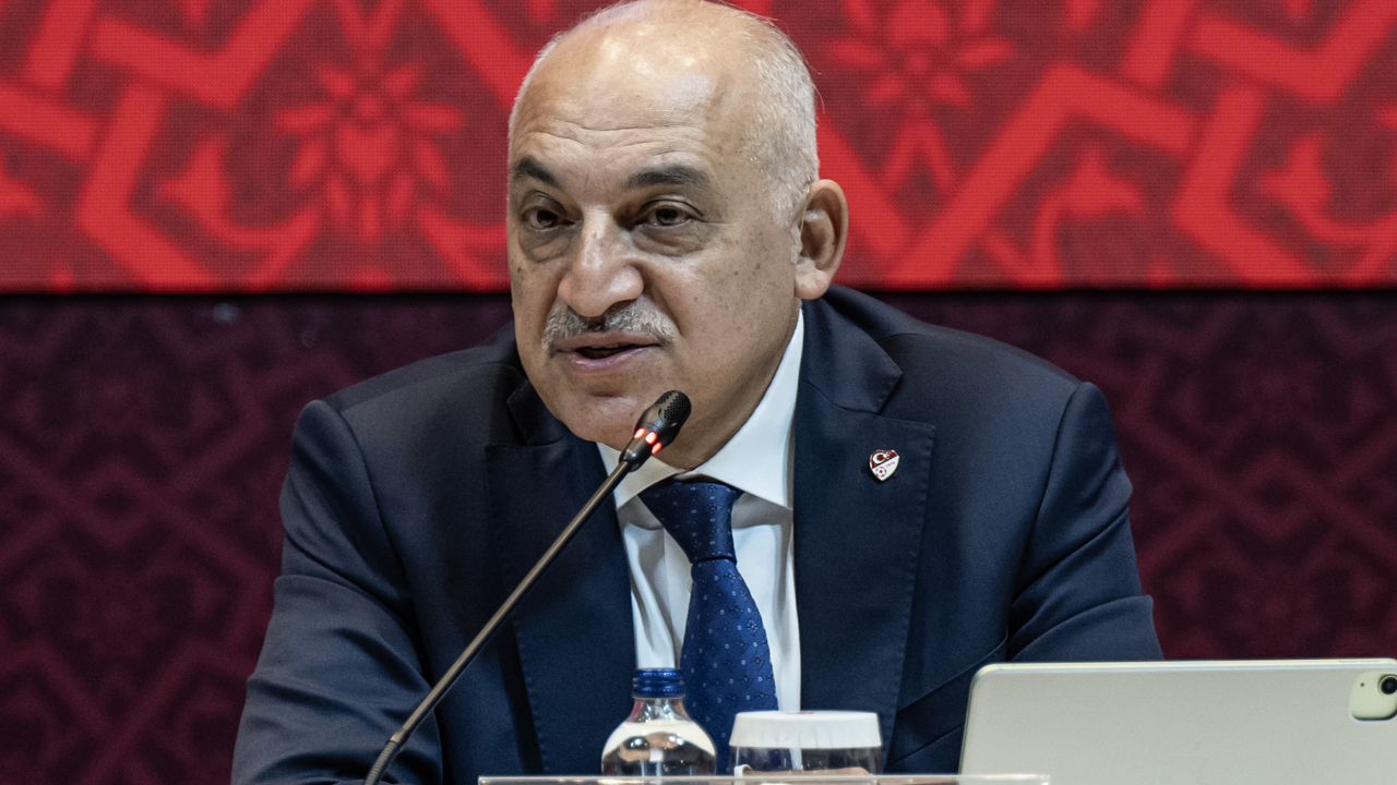 Telefona gelen mesajı görünce korkuya kapıldı! Mehmet Büyükekşi'ye korkunç tehdit! 