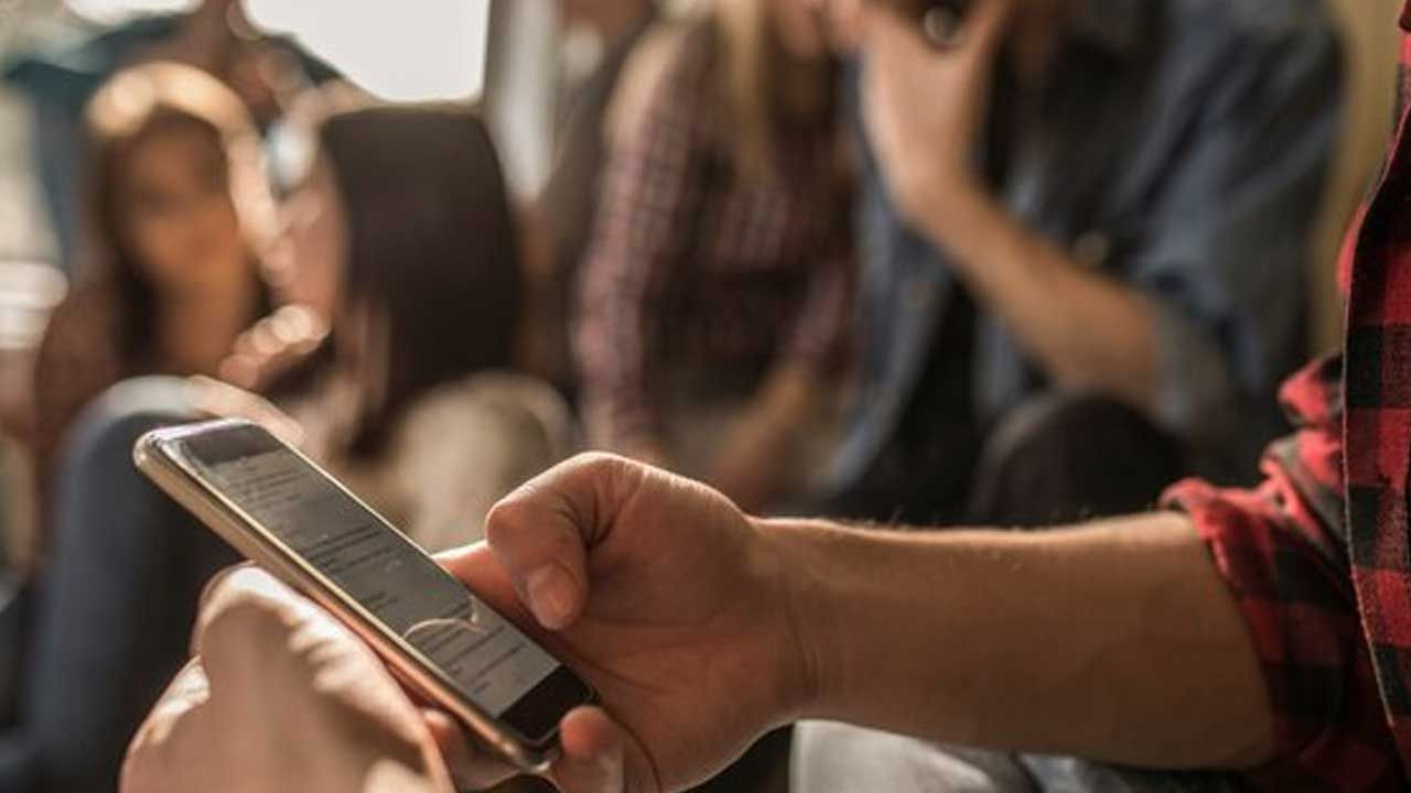 Foto - Telefonla tuvalete girenler hapı yuttu! Şoke eden çalışma: Risk, yüzde 50 artıyor