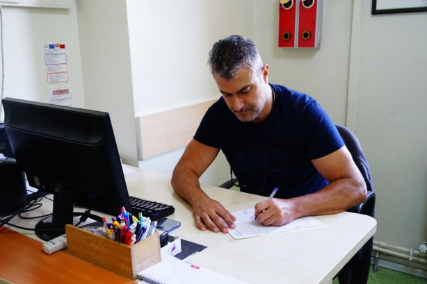 Foto - Telefonla tuvalette vakit geçirenlere kötü haber! Bu hastalığa yakalanmış olabilirsiniz