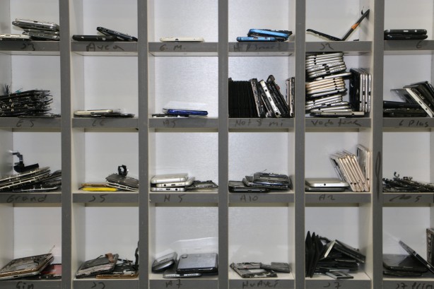 Foto - Telefonlarınızı sakın gece şarjda bırakmayın! Uzman isimden hayati uyarı geldi