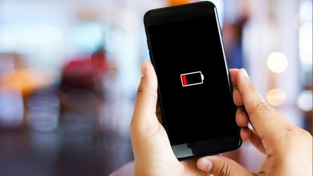 Foto - Telefonlarınızı sakın gece şarjda bırakmayın! Uzman isimden hayati uyarı geldi