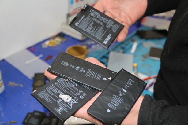 Foto - Telefonlarınızı sakın gece şarjda bırakmayın! Uzman isimden hayati uyarı geldi