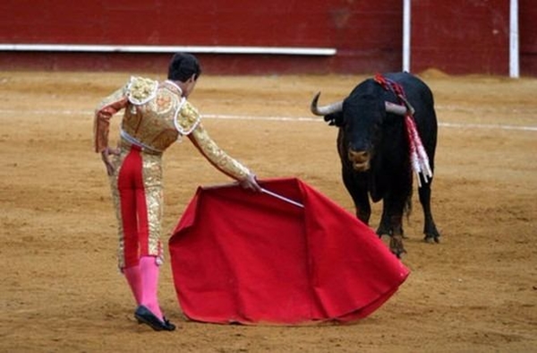 Foto - Telefonu gece şarjda bırakmak piline zarar verir mi? 