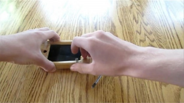 Foto - Telefonu için yaptığı şeye inanamayacaksınız!