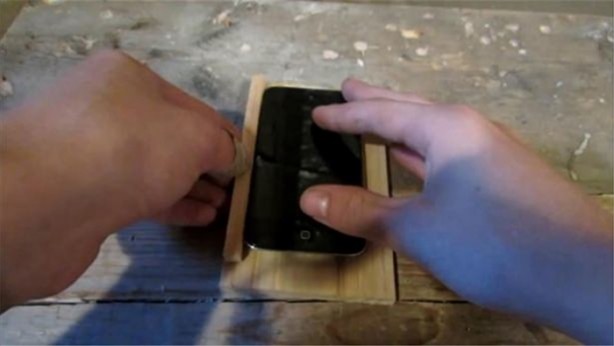 Foto - Telefonu için yaptığı şeye inanamayacaksınız!