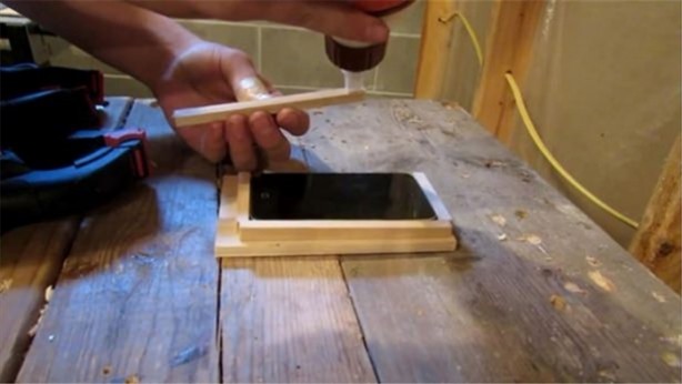 Foto - Telefonu için yaptığı şeye inanamayacaksınız!