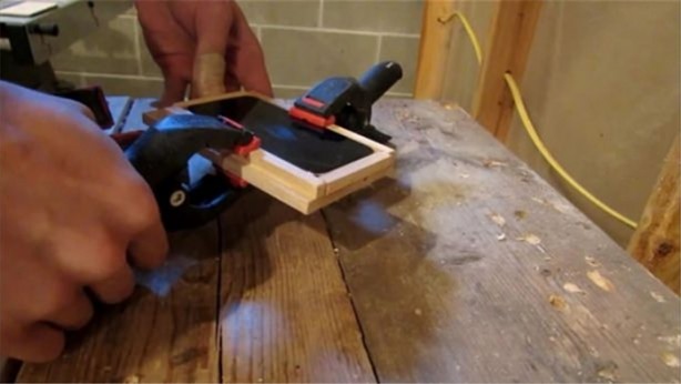 Foto - Telefonu için yaptığı şeye inanamayacaksınız!