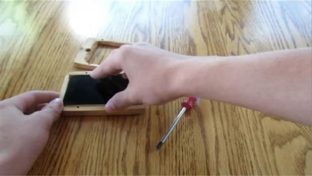 Foto - Telefonu için yaptığı şeye inanamayacaksınız!