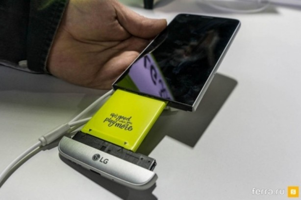 Foto - Telefonun kırık ekranı kaç TL'ye yapılır?