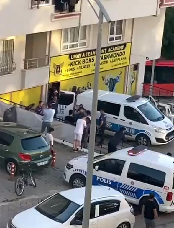 Telefonundan 14 yaşındaki öğrencisinin çıplak fotoğrafları çıkmıştı! Hocadan saç baş yoldurtan savunma