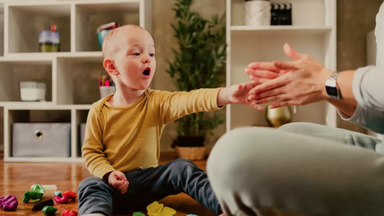 Foto - Televizyon ve telefon otizme yol açar! Uzman isim net konuştu! Dikkat çocukta bu belirtiler varsa…