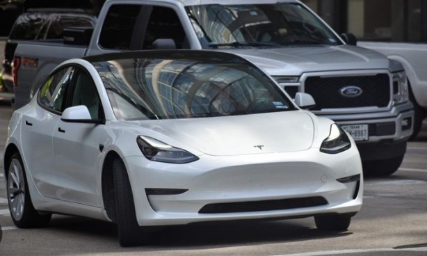 Foto - Telsa'nın uygun fiyatlı otomobili yalan oldu! Binlerce kişiyi işten atacaklar