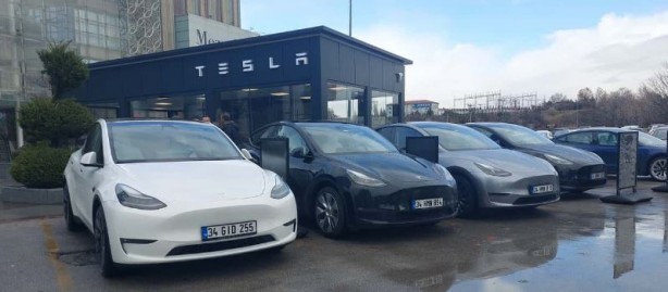 Foto - Telsa'nın uygun fiyatlı otomobili yalan oldu! Binlerce kişiyi işten atacaklar