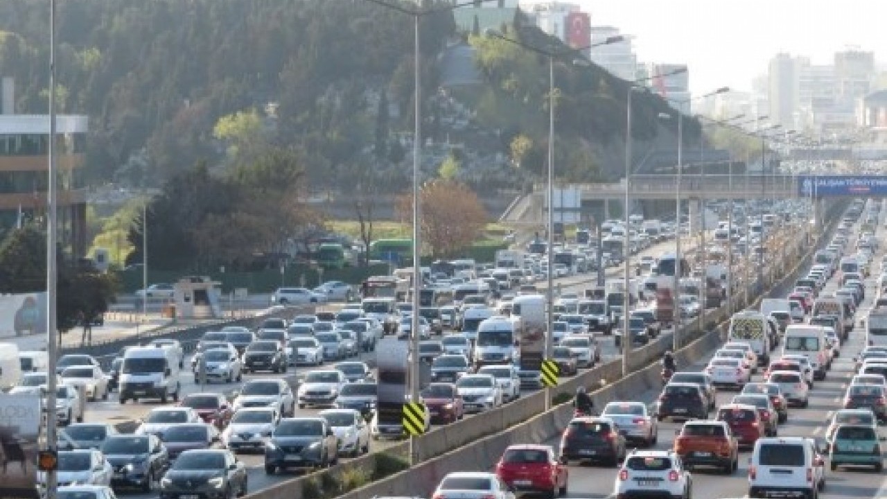 Foto - Tem Otoyolu İstanbul yönünü kullanacaklar dikkat!