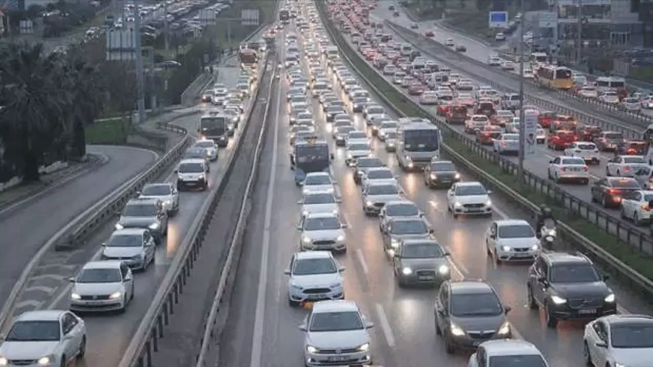 Foto - Tem Otoyolu İstanbul yönünü kullanacaklar dikkat!